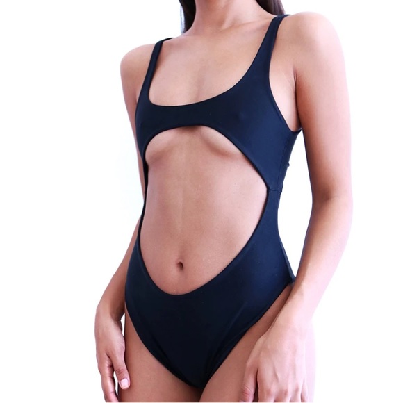 BNWT Lali & Layla One-Piece Swimsuit - Picture 8 of 9